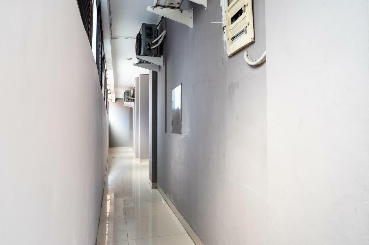 RedDoorz Plus @ Sawah Besar Jakarta Bagian luar foto